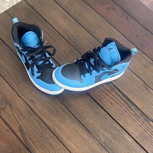 Nike Air Jordan 1 Mid University Blue Black Shoes Youth Size 3 Y